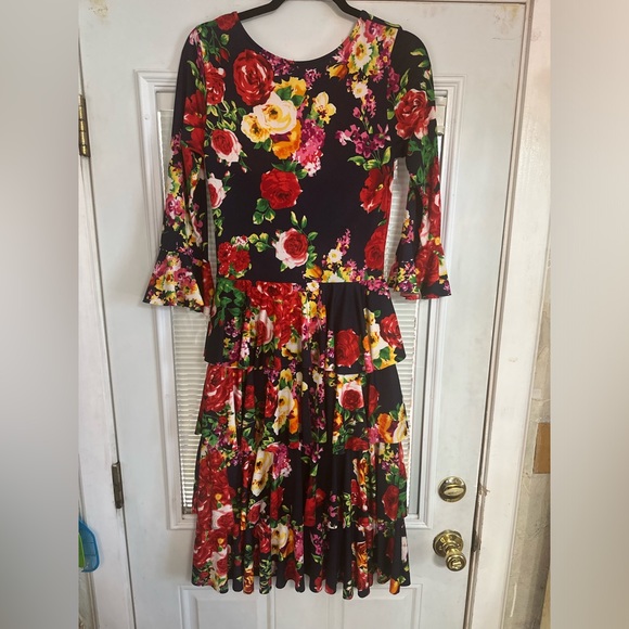 ๐๐๐๐ข๐ ๐๐ฌ ๐๐ฅ๐จ๐ซ๐๐ฅ ๐๐ซ๐๐ฌ๐ฌ - Picture 2 of 3